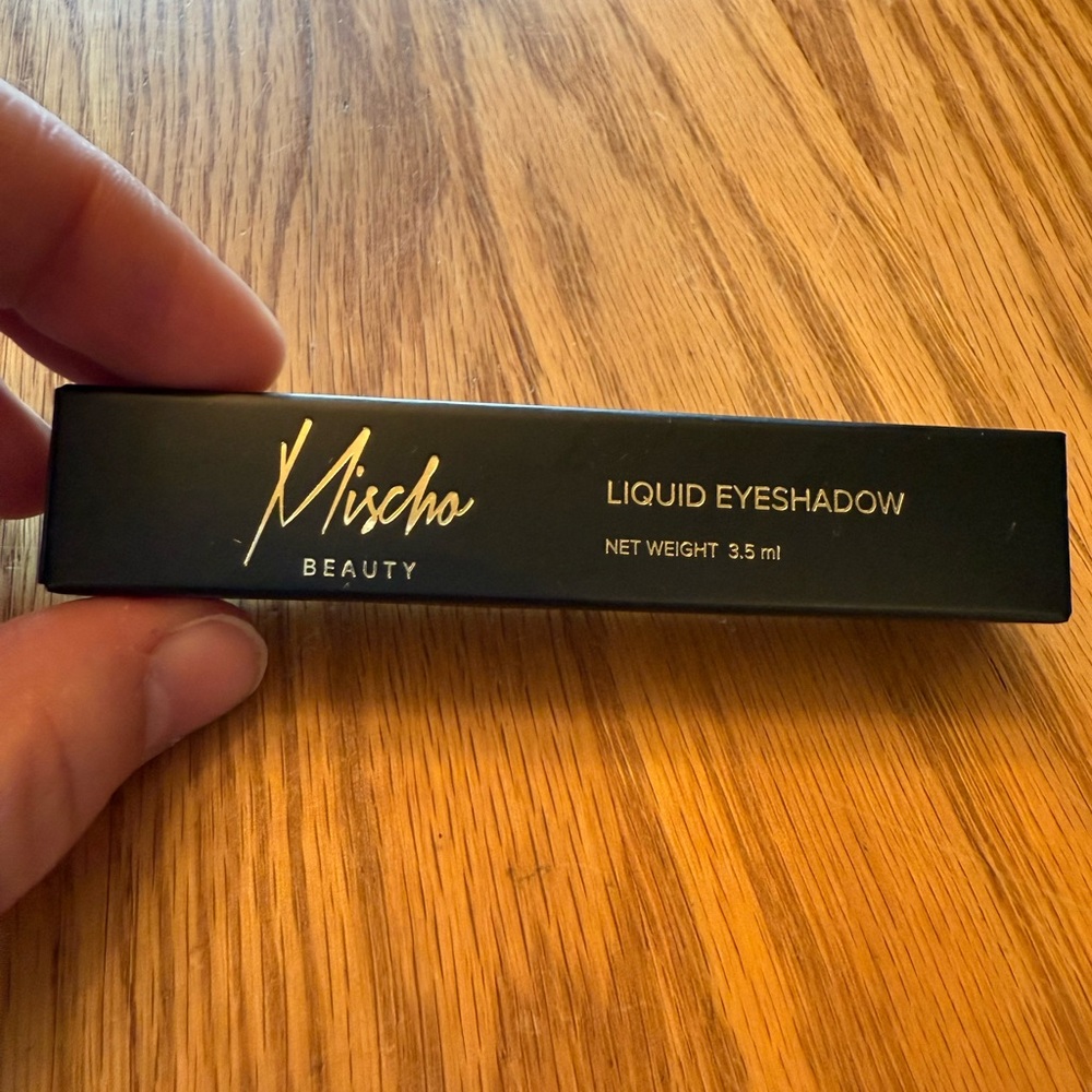Mischo Beauty Liquid Eyeshadow - IJAMA